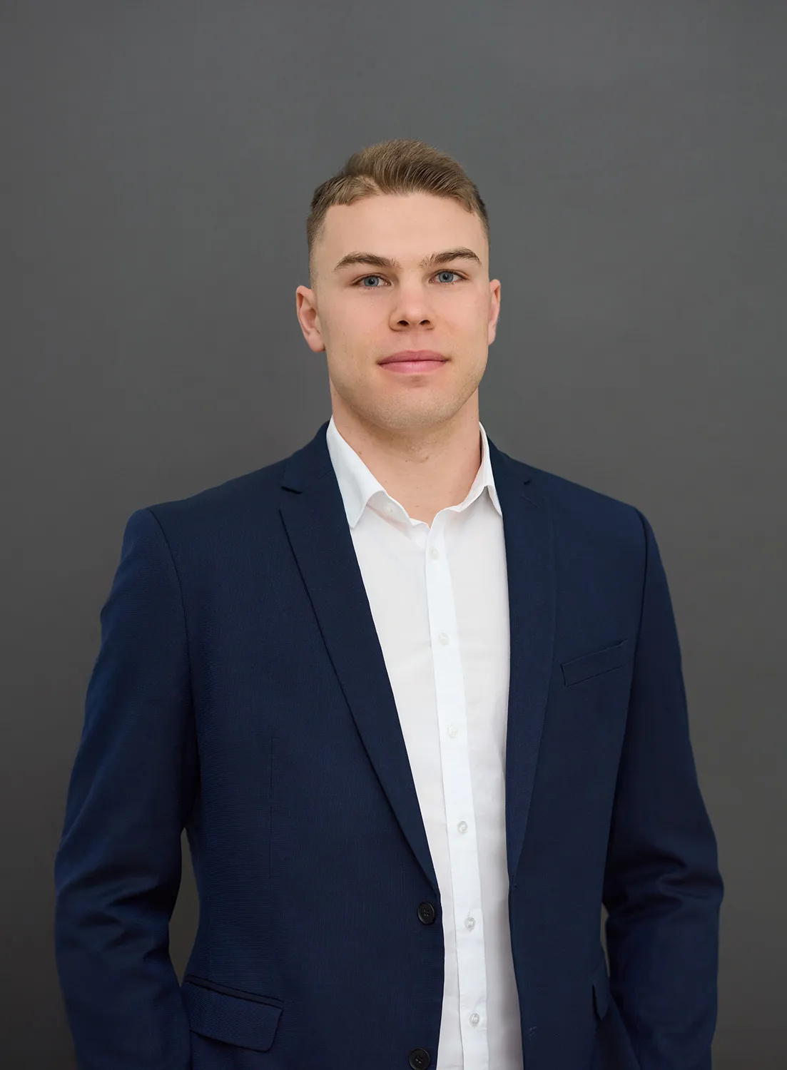Notar Alex Bauer